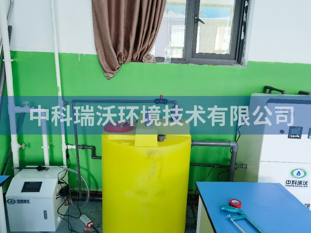 西藏定日縣第一初級中學(xué)實(shí)驗(yàn)室污水處理設(shè)備案例